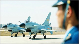 পাকিস্তানি ঘাঁটিতে ৪০টি চীনা যুদ্ধবিমান, ভারতে হামলার প্রস্তুতি?